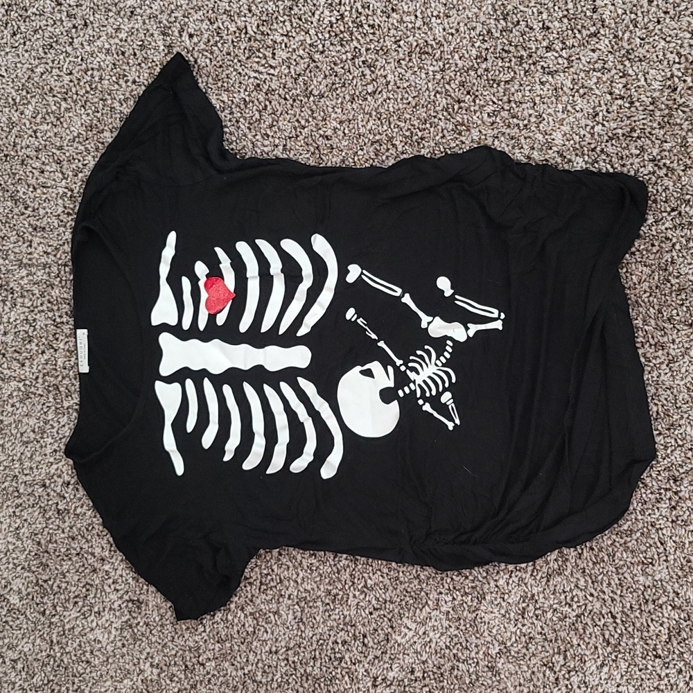 Skeleton maternity shirt